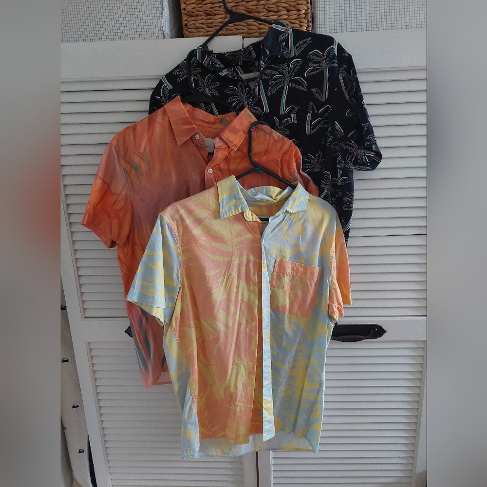 American Eagle Outfitters Tropical Print Men's Shirt Set - Size Medium